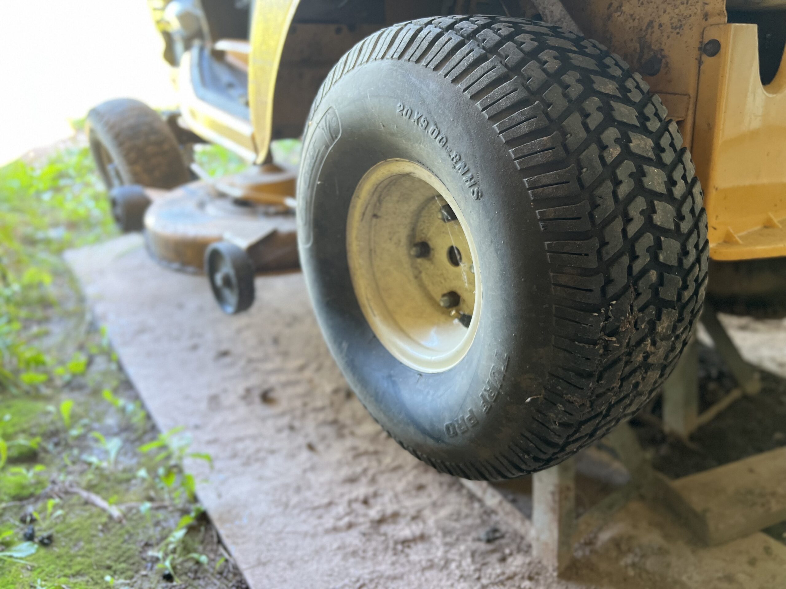 how to remove lawn mower tire from rim